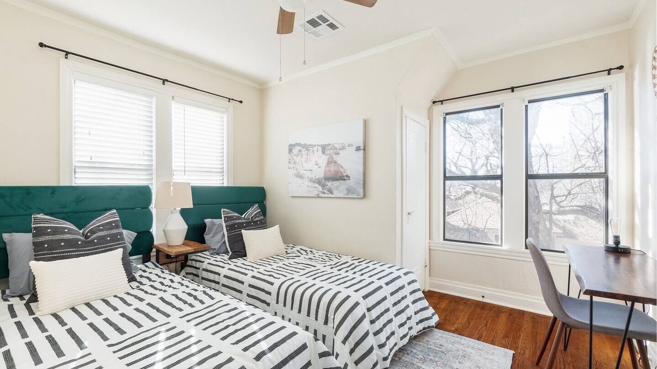 Photo of Bedroom in Crestwood