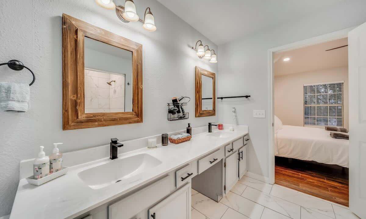 Photo of Bathroom in Grand Prairie