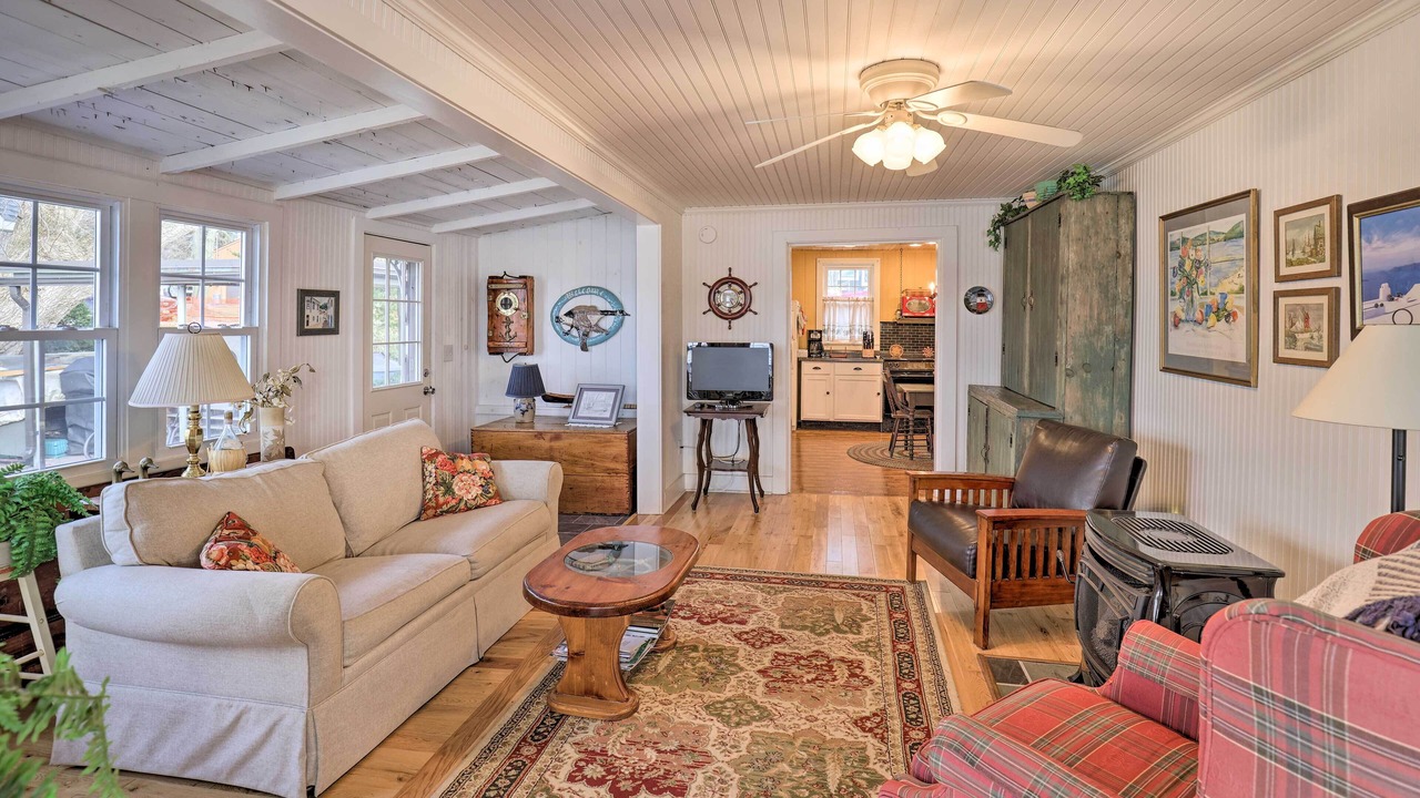Photo of Livingroom in Canandaigua