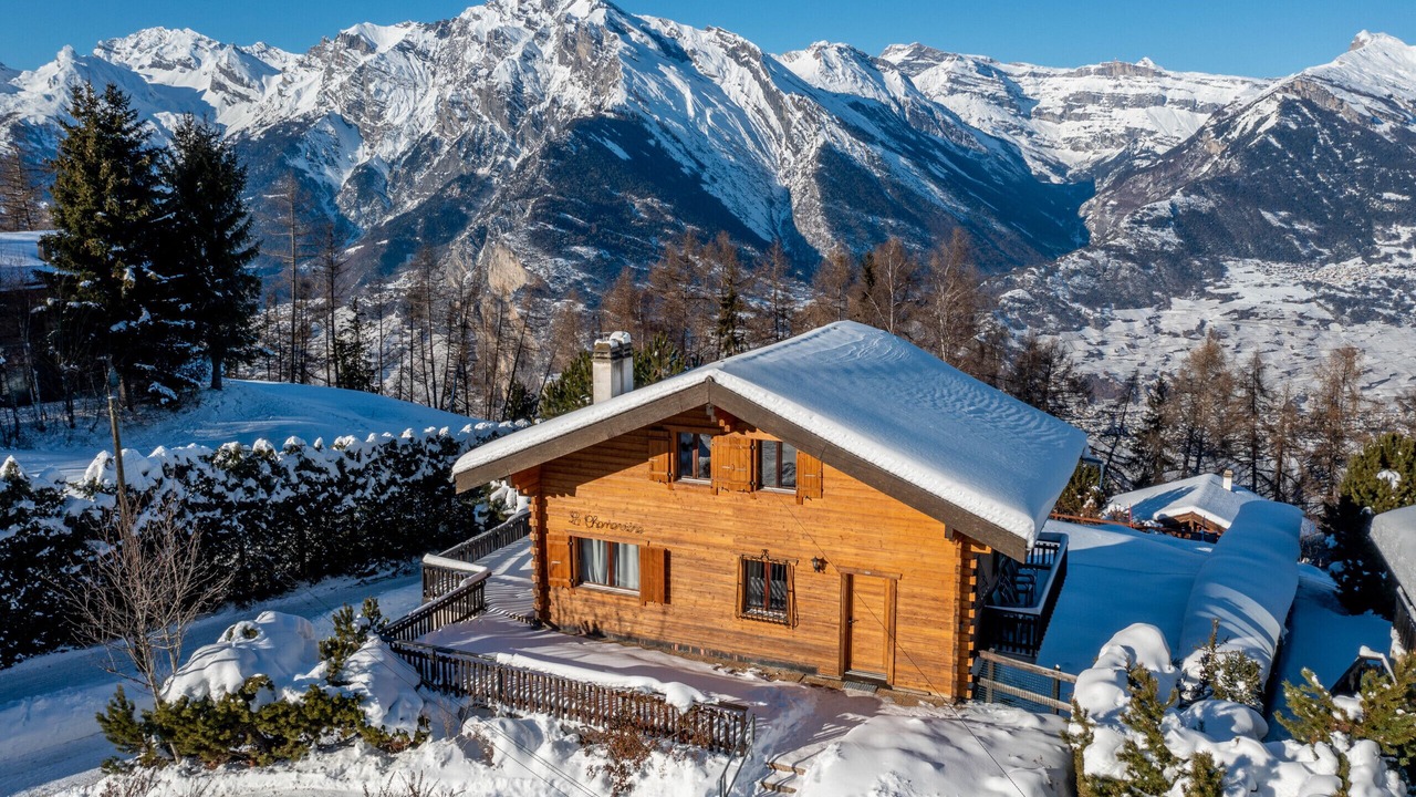 Photo of Outdoor in Saint-Pierre-de-Clages