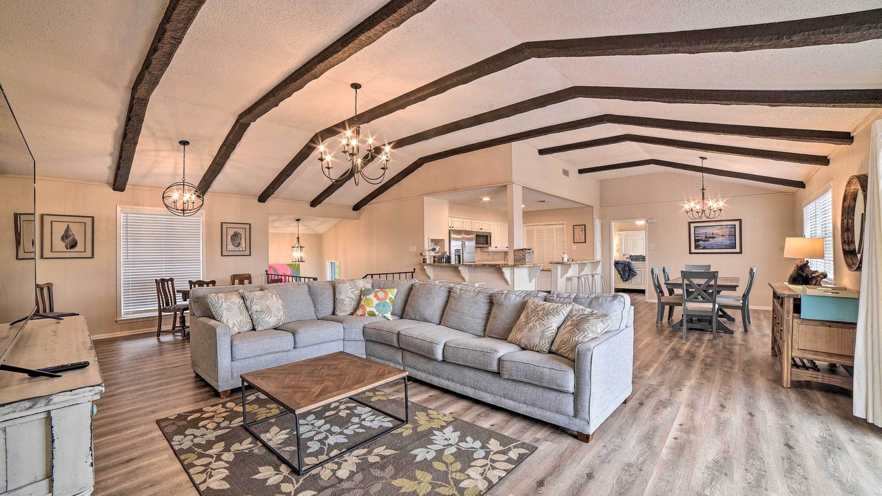 Photo of Others in Key Allegro