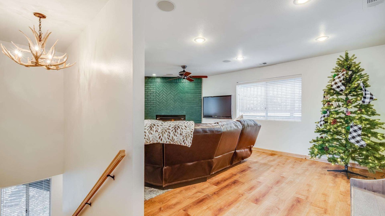 Photo of Livingroom in Arrowhead Villas