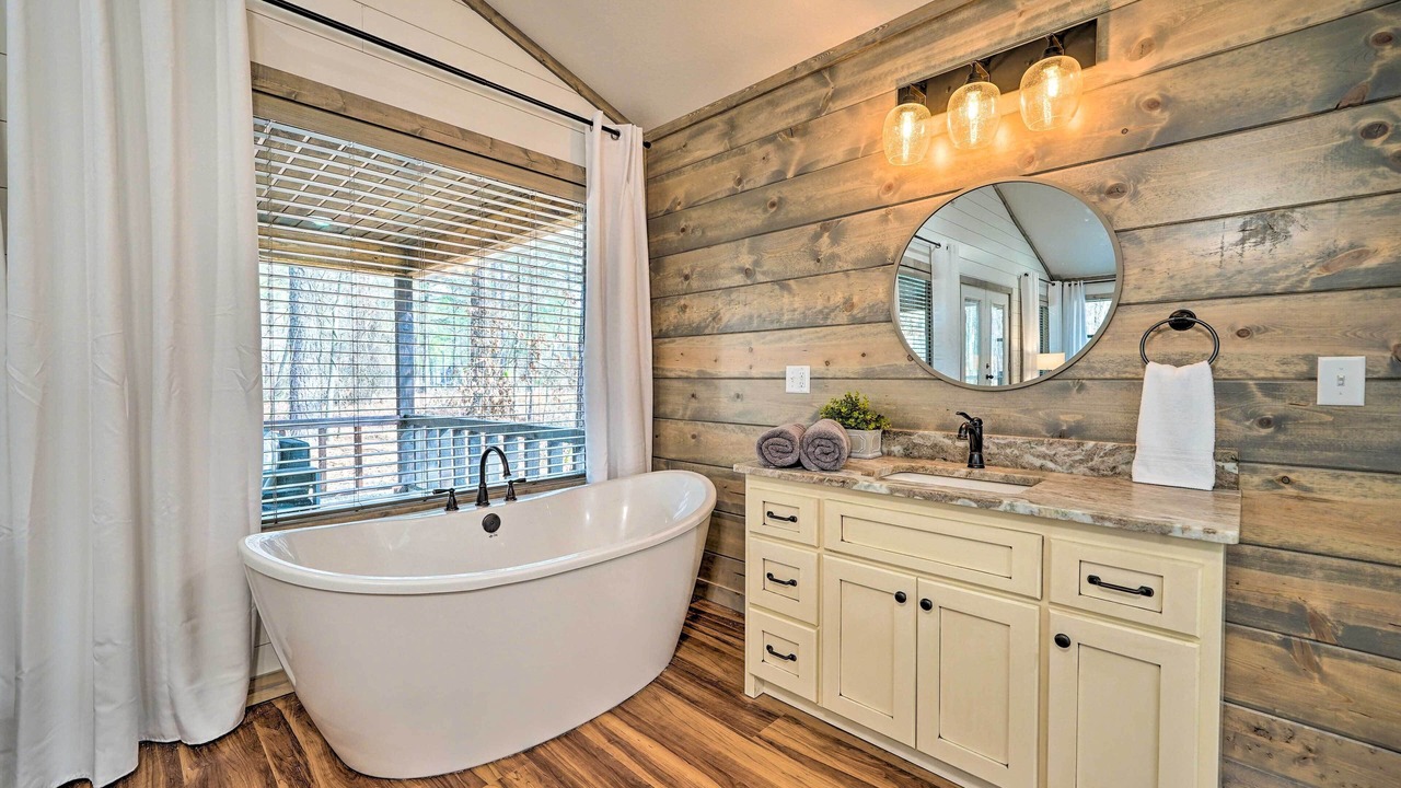 Photo of Bathroom in Hochatown
