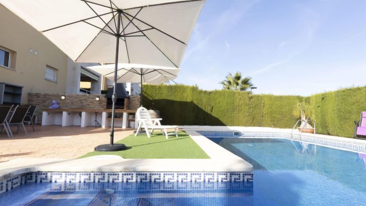 Photo of Outdoor in La Pobla de Montornes