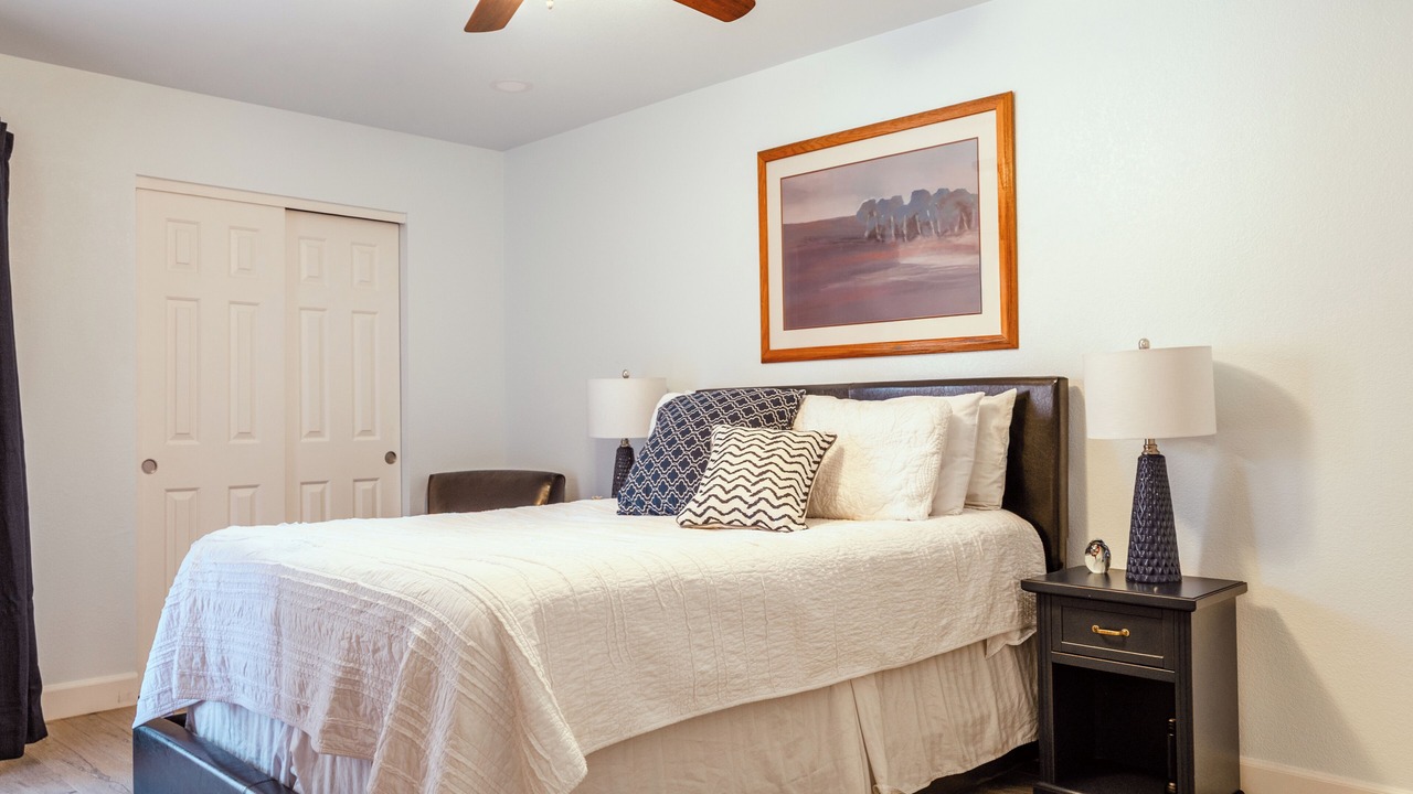 Photo of Bedroom in Paradise Valley Village