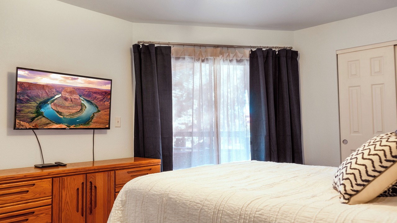 Photo of Bedroom in Paradise Valley Village