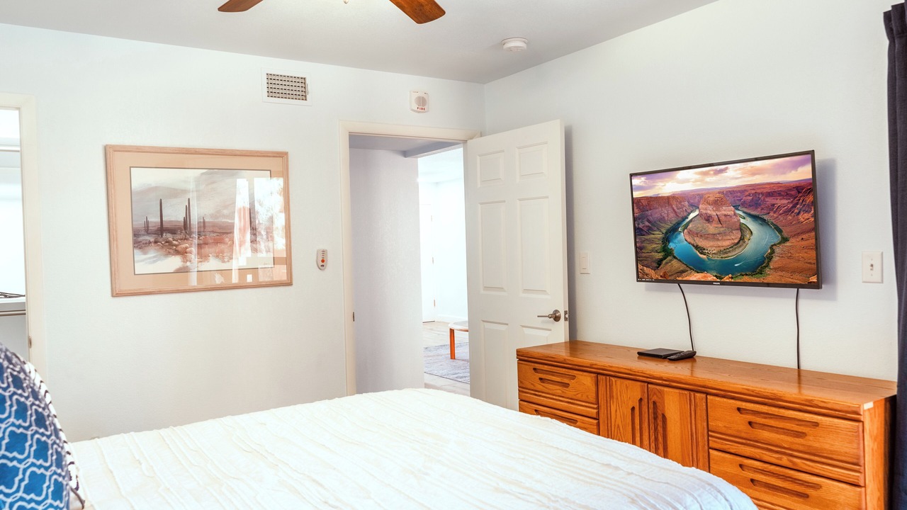 Photo of Bedroom in Paradise Valley Village