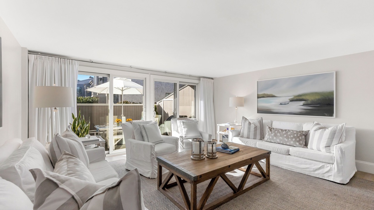 Photo of Livingroom in Hyannis