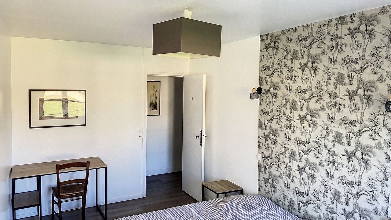 Photo of Bedroom in Longuefuye