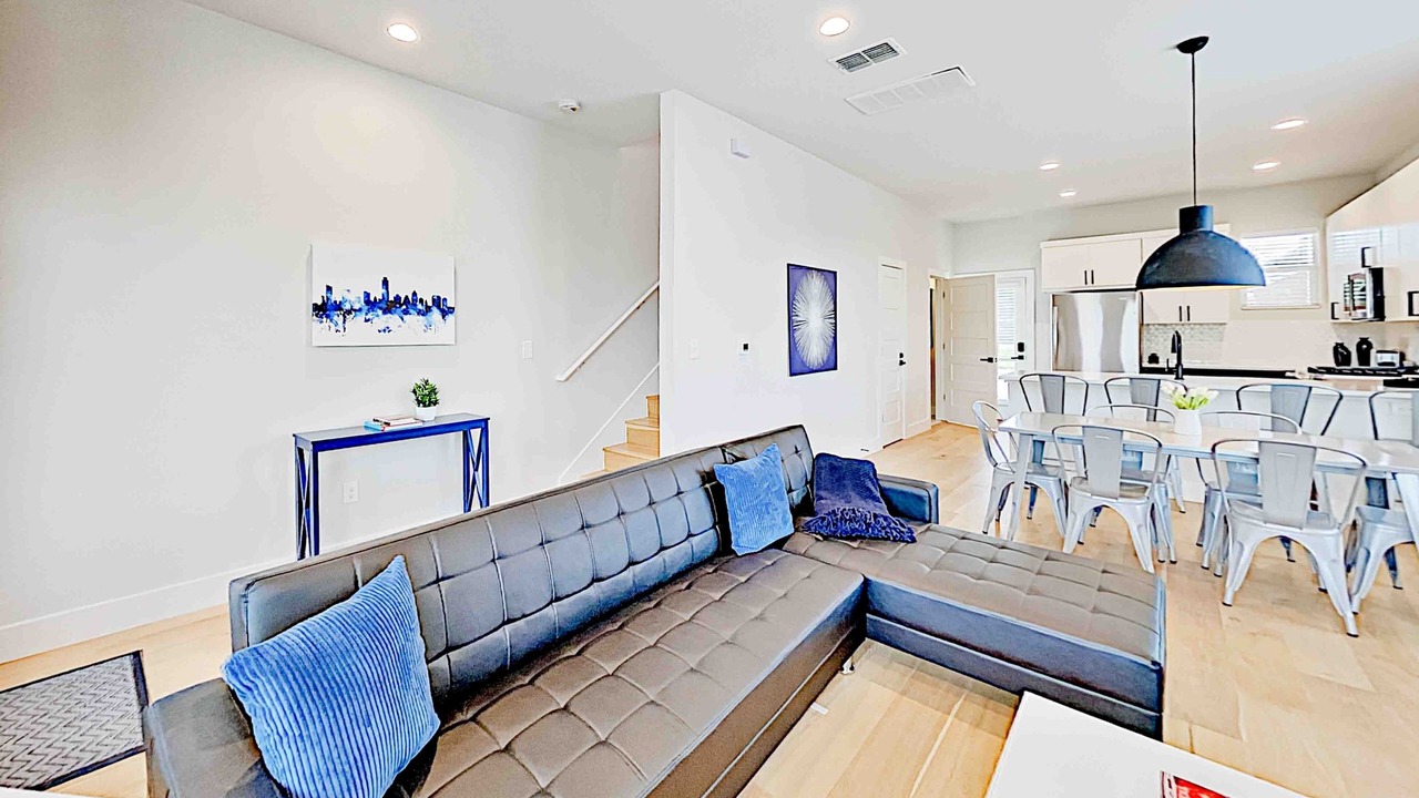 Photo of Livingroom in Foster Heights