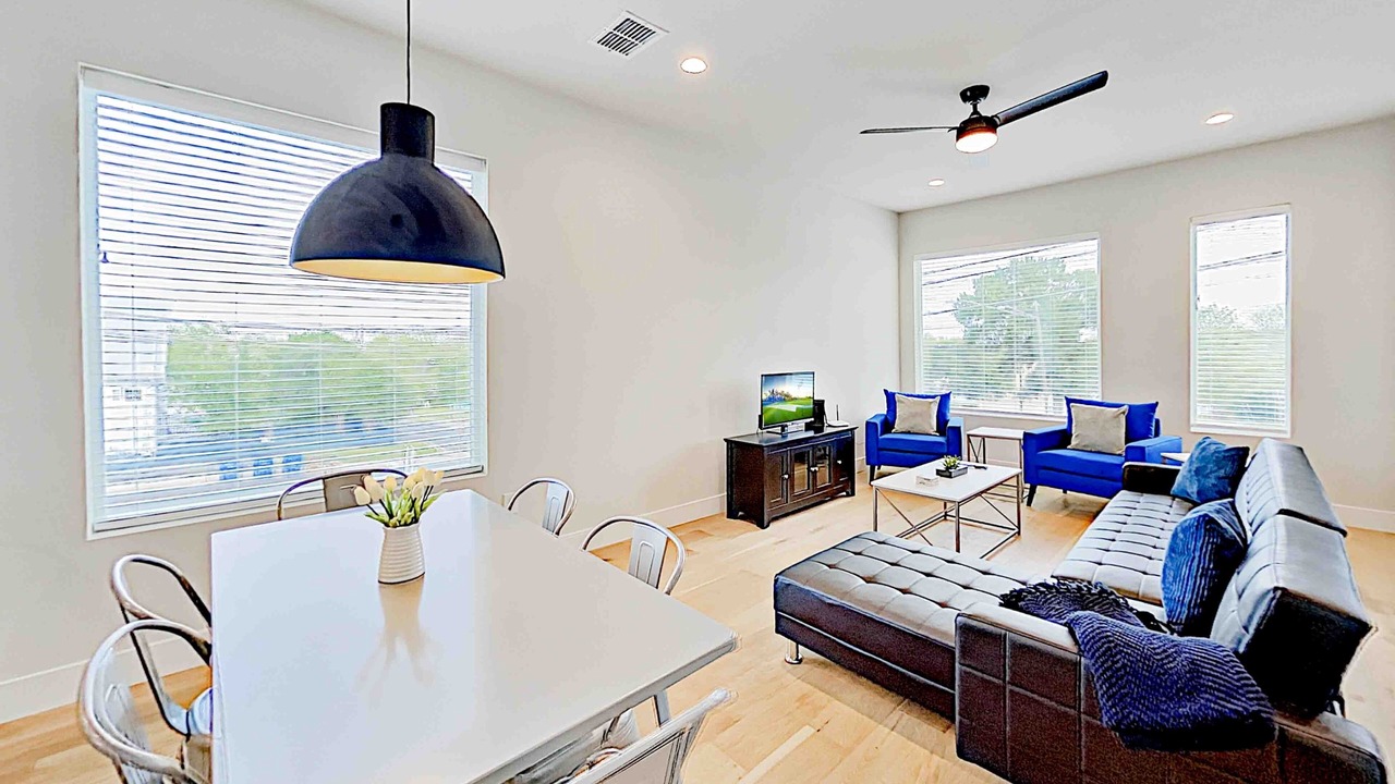 Photo of Livingroom in Foster Heights