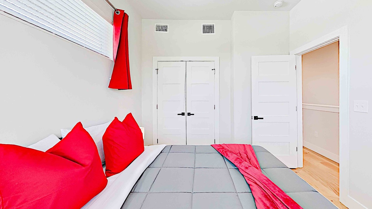 Photo of Bedroom in Foster Heights