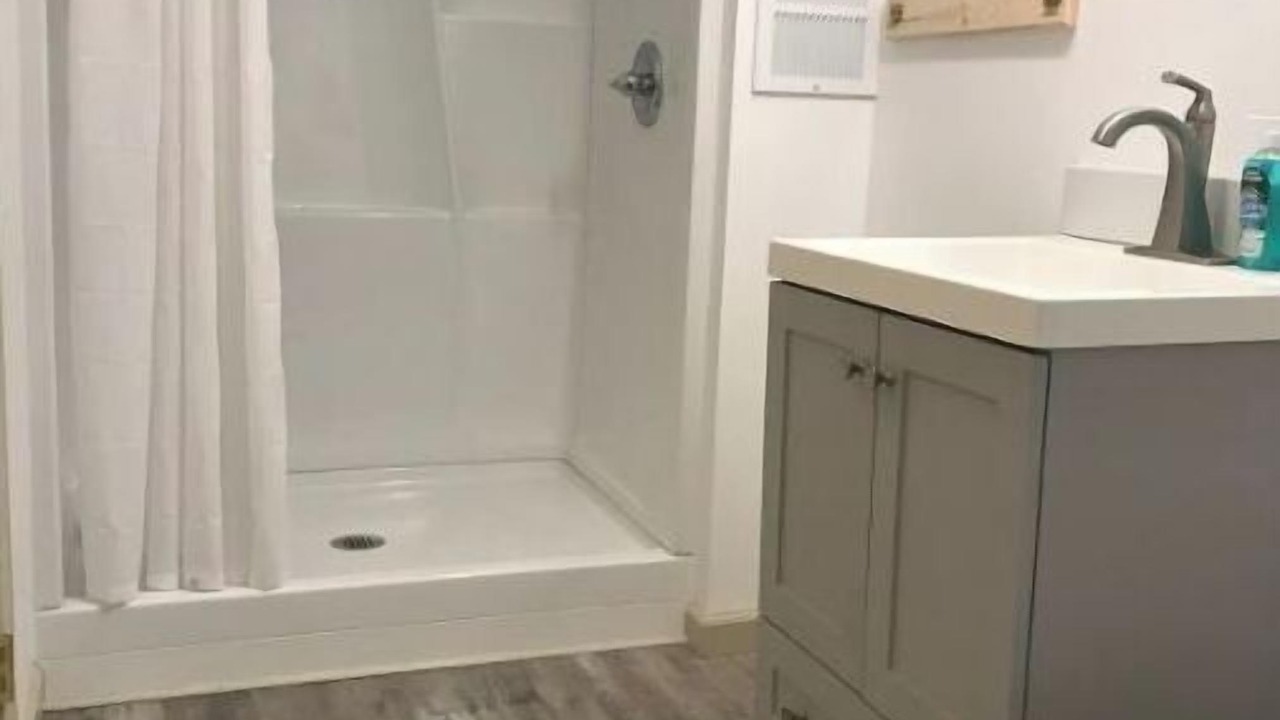 Photo of Bathroom in Grenell