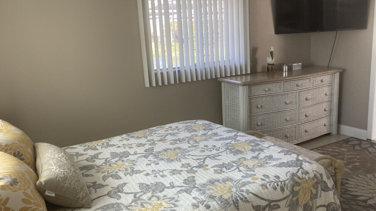 Photo of Bedroom in Venice Gardens