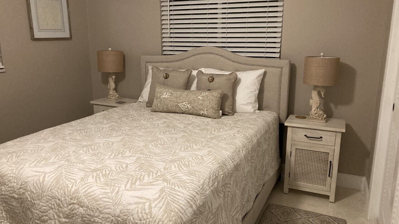Photo of Bedroom in Venice Gardens