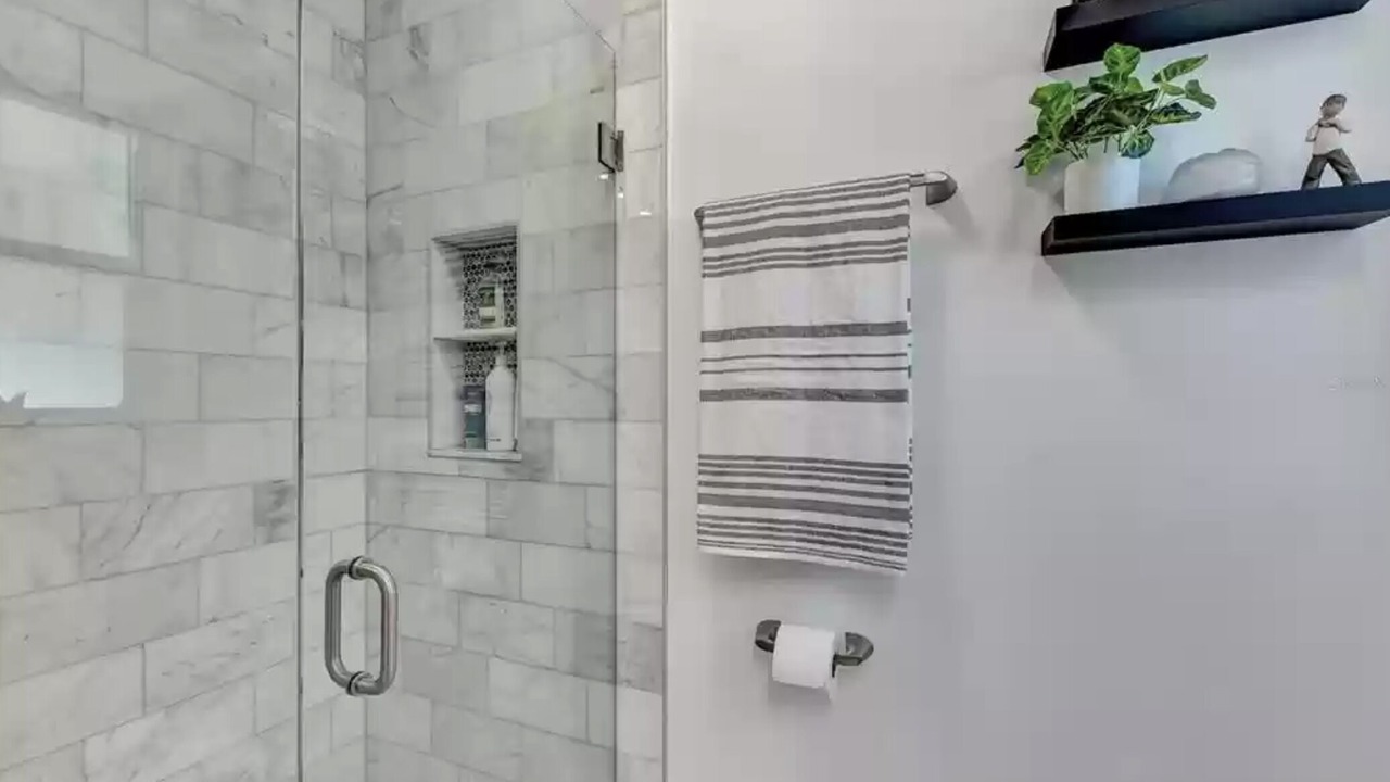 Photo of Bathroom in Venice Gardens