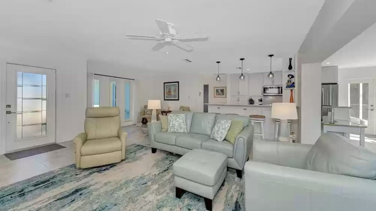 Photo of Livingroom in Venice Gardens