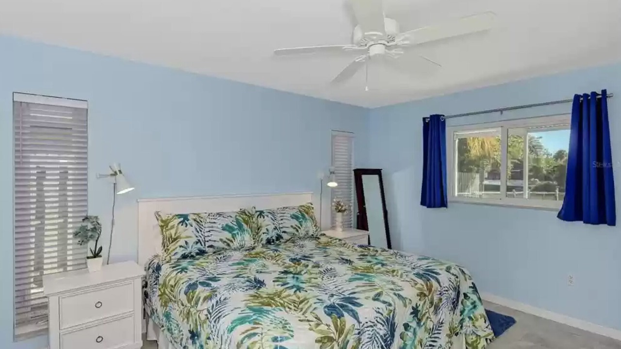 Photo of Bedroom in Venice Gardens