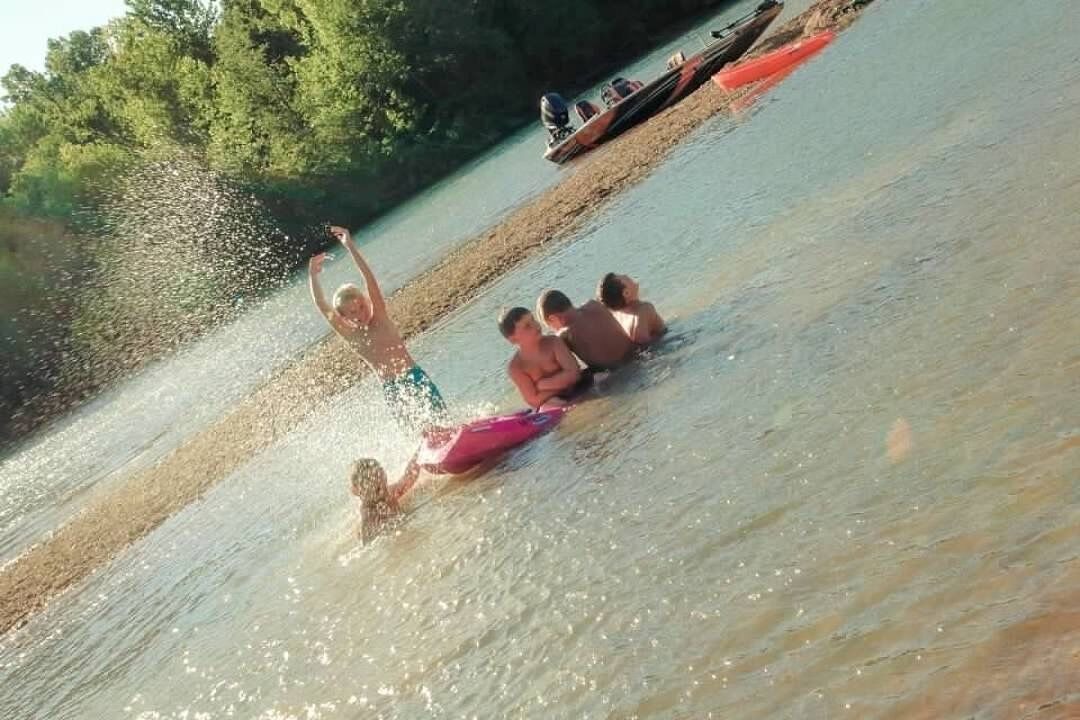 Photo of Others in Doniphan