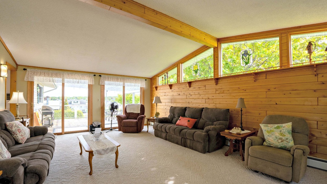 Photo of Livingroom in St Ignace