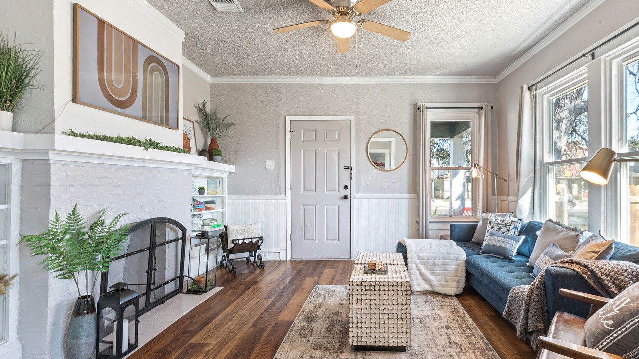 Photo of Livingroom in Waco