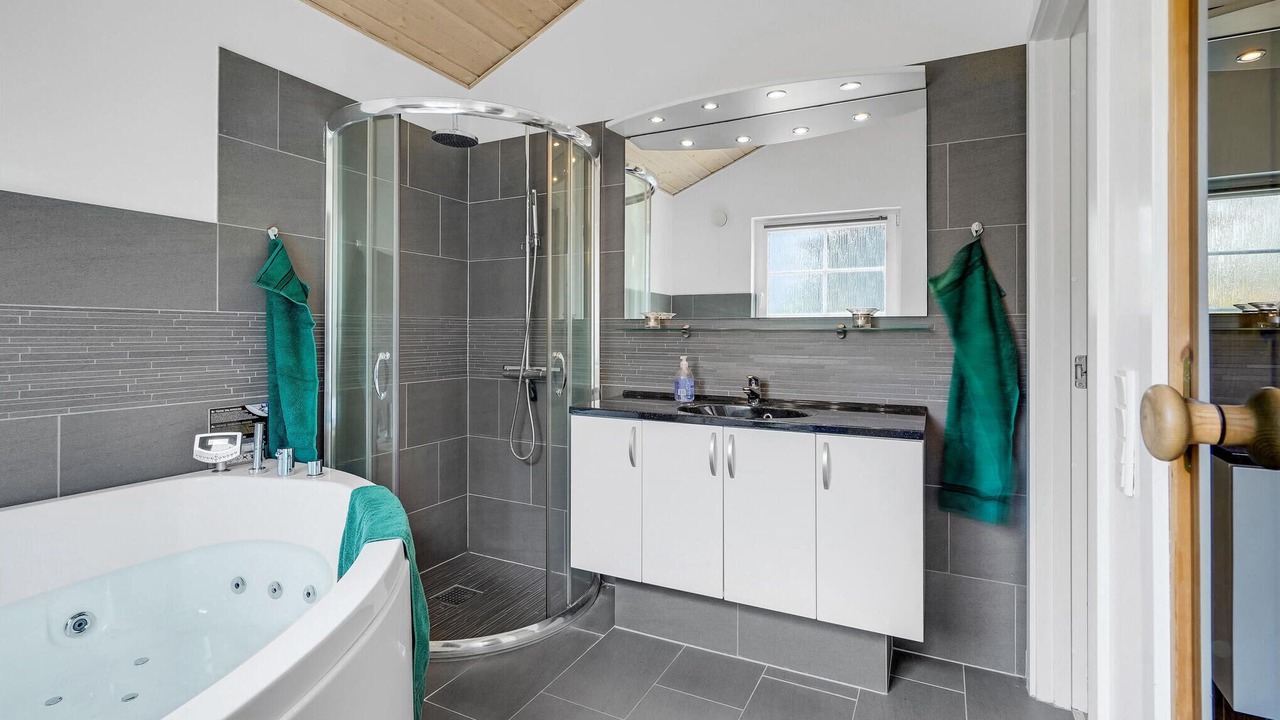 Photo of Bathroom in Jegum
