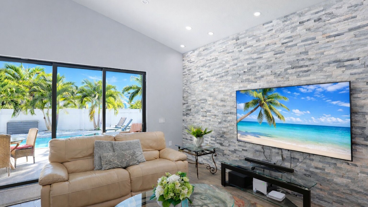 Photo of Livingroom in Naples Park