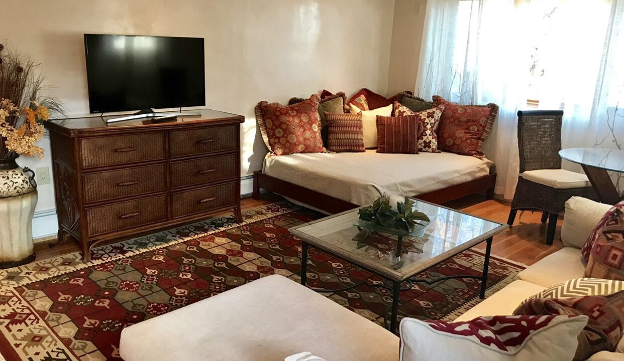 Photo of Livingroom in Historic Eastside