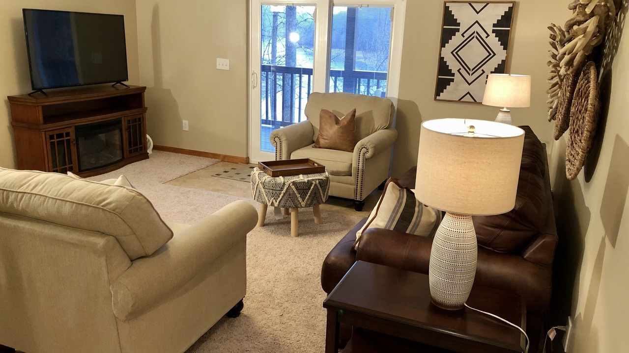 Photo of Livingroom in Flat Hollow Marina