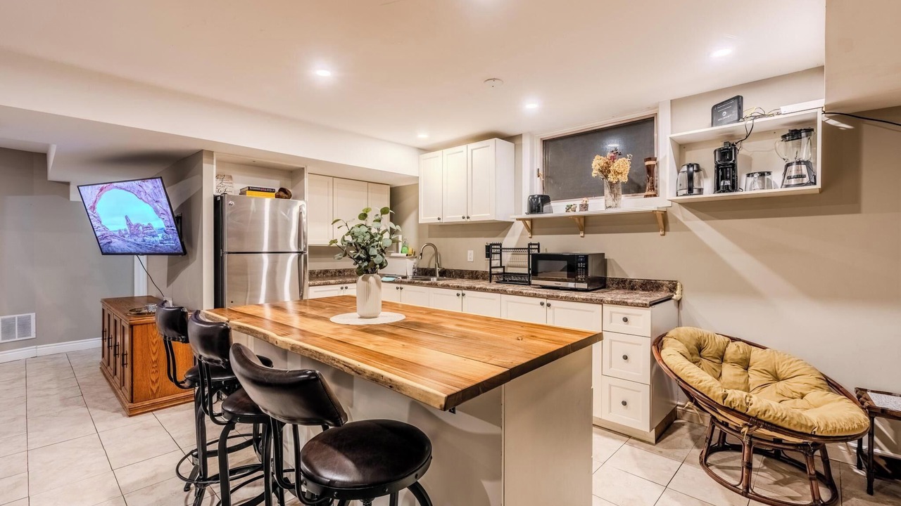 Photo of Kitchen in East Gwillimbury