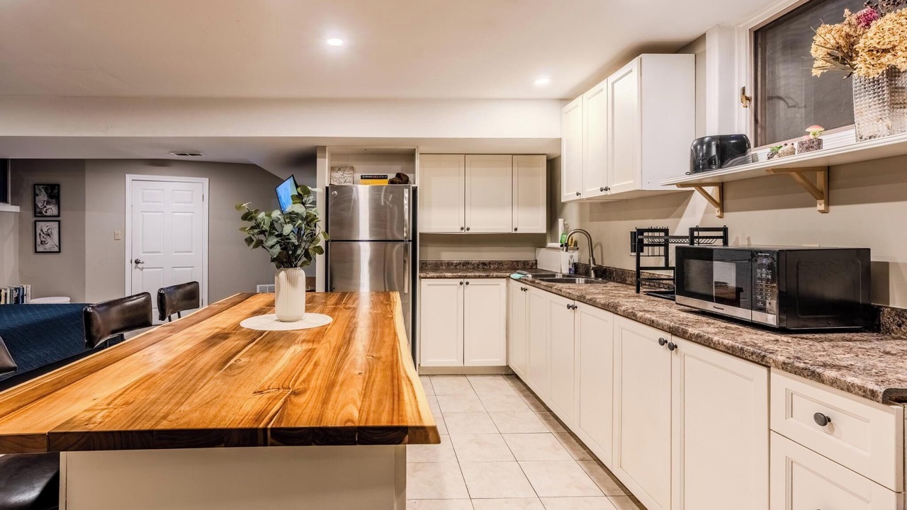 Photo of Kitchen in East Gwillimbury