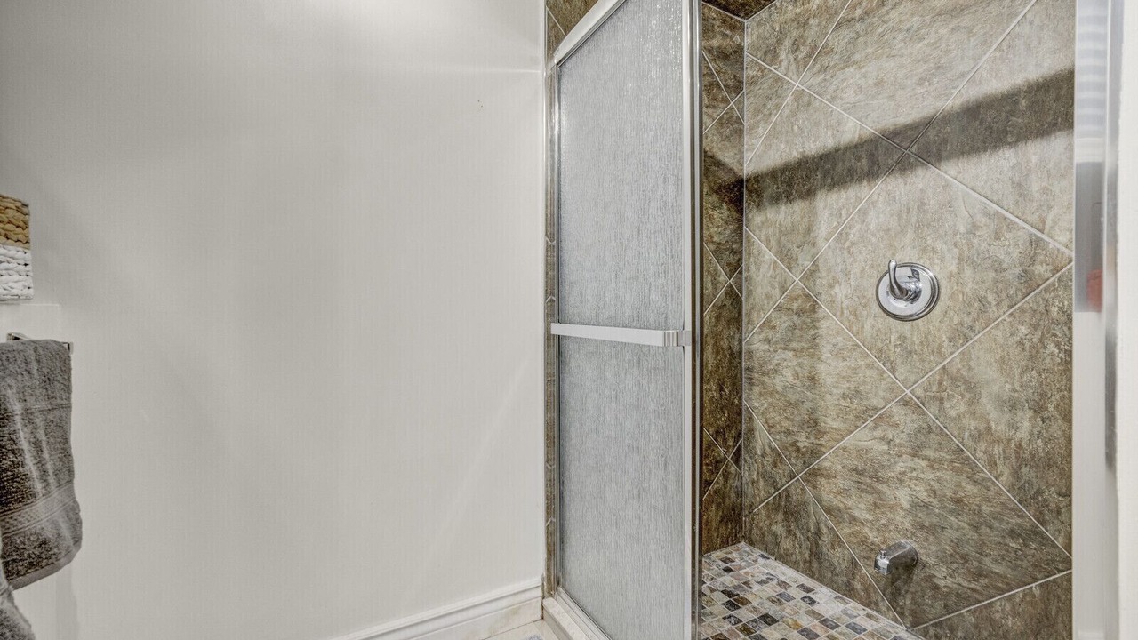 Photo of Bathroom in East Gwillimbury