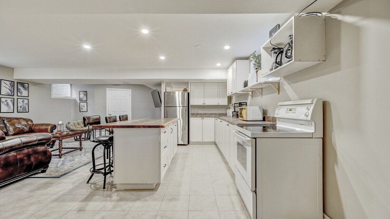 Photo of Kitchen in East Gwillimbury