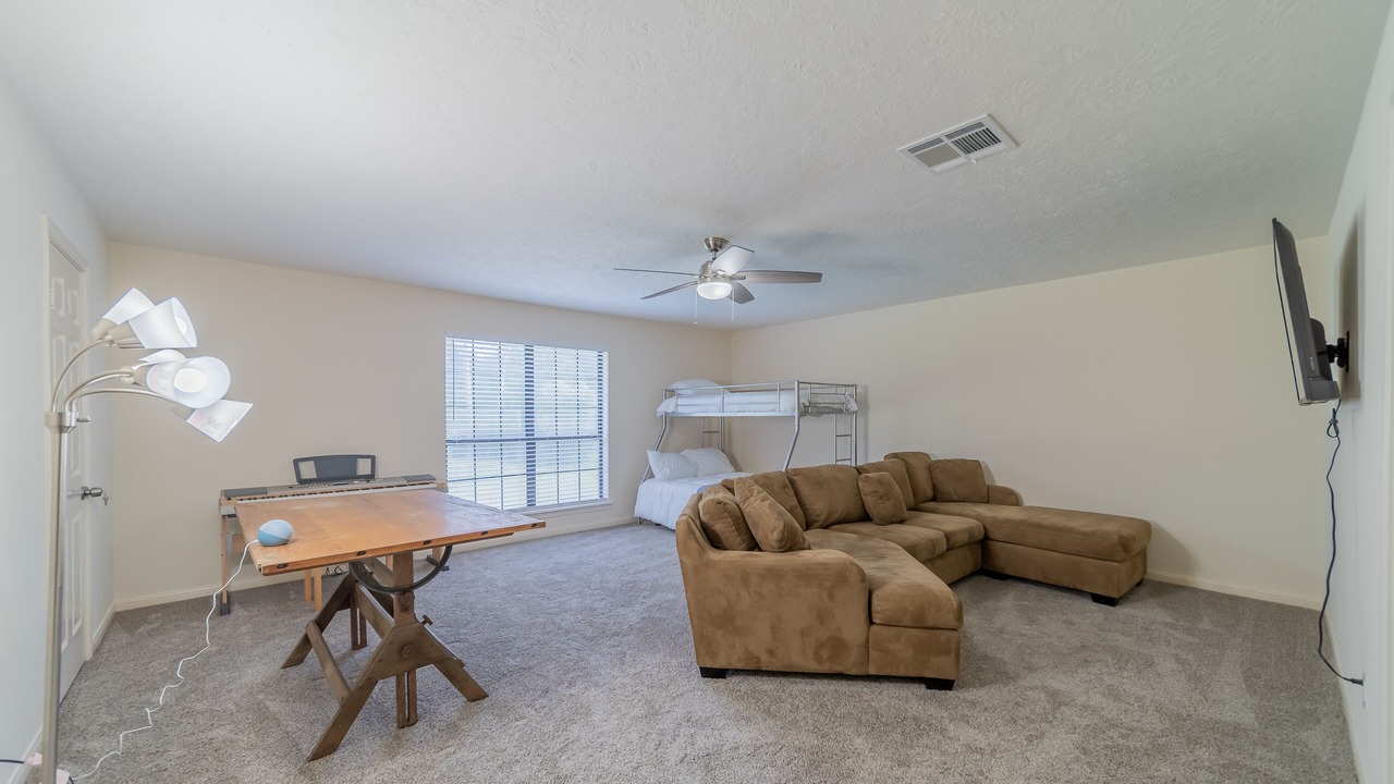 Photo of Livingroom in Spring
