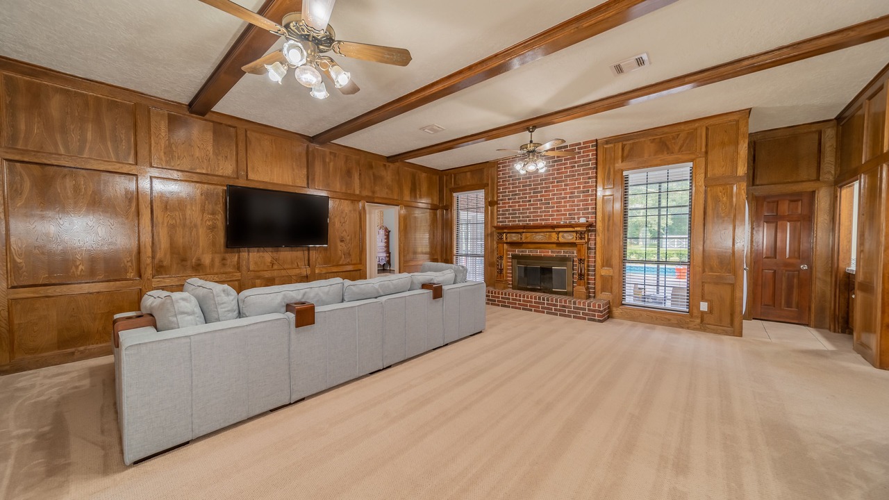 Photo of Livingroom in Spring