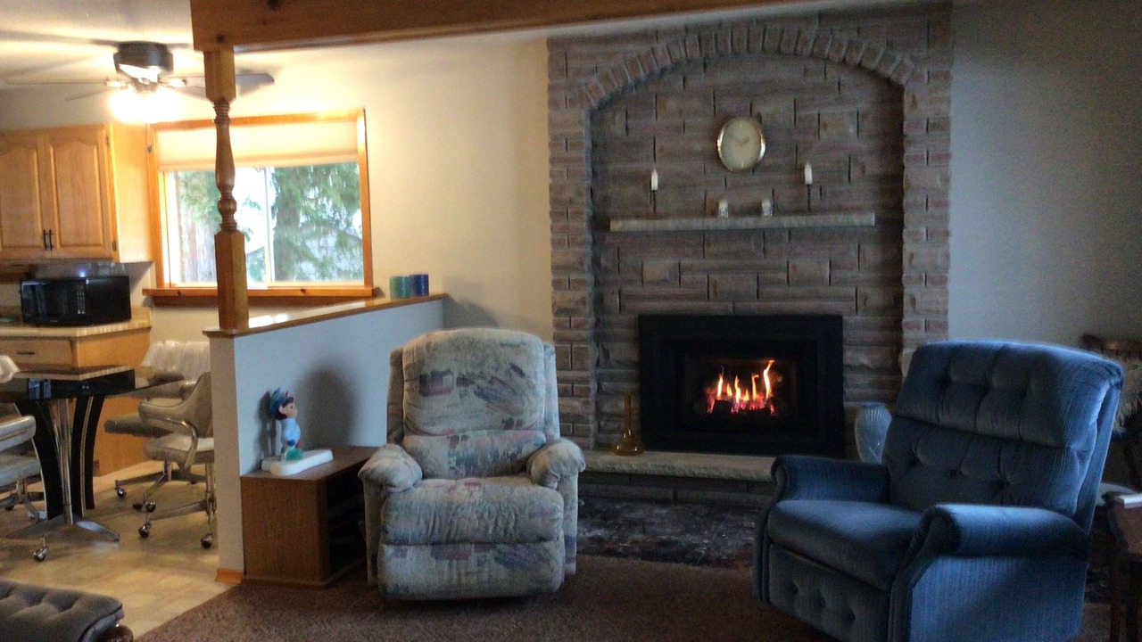 Photo of Livingroom in Wasaga Beach