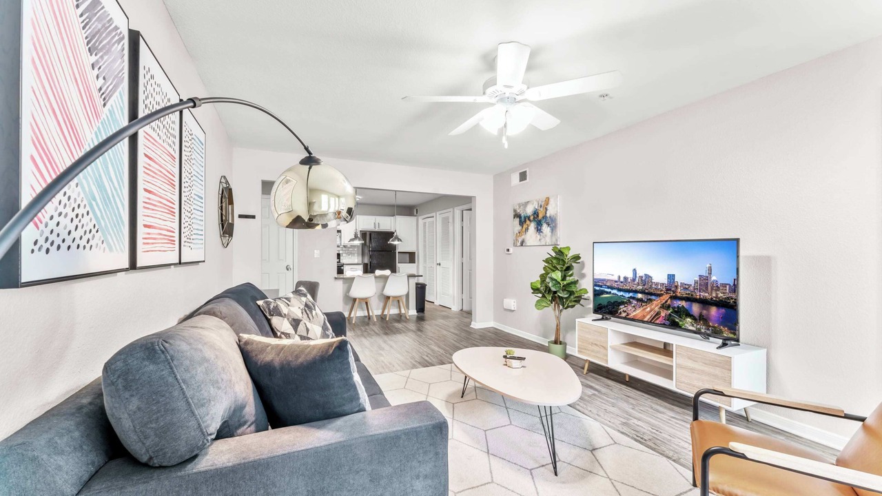 Photo of Livingroom in Pleasant Valley