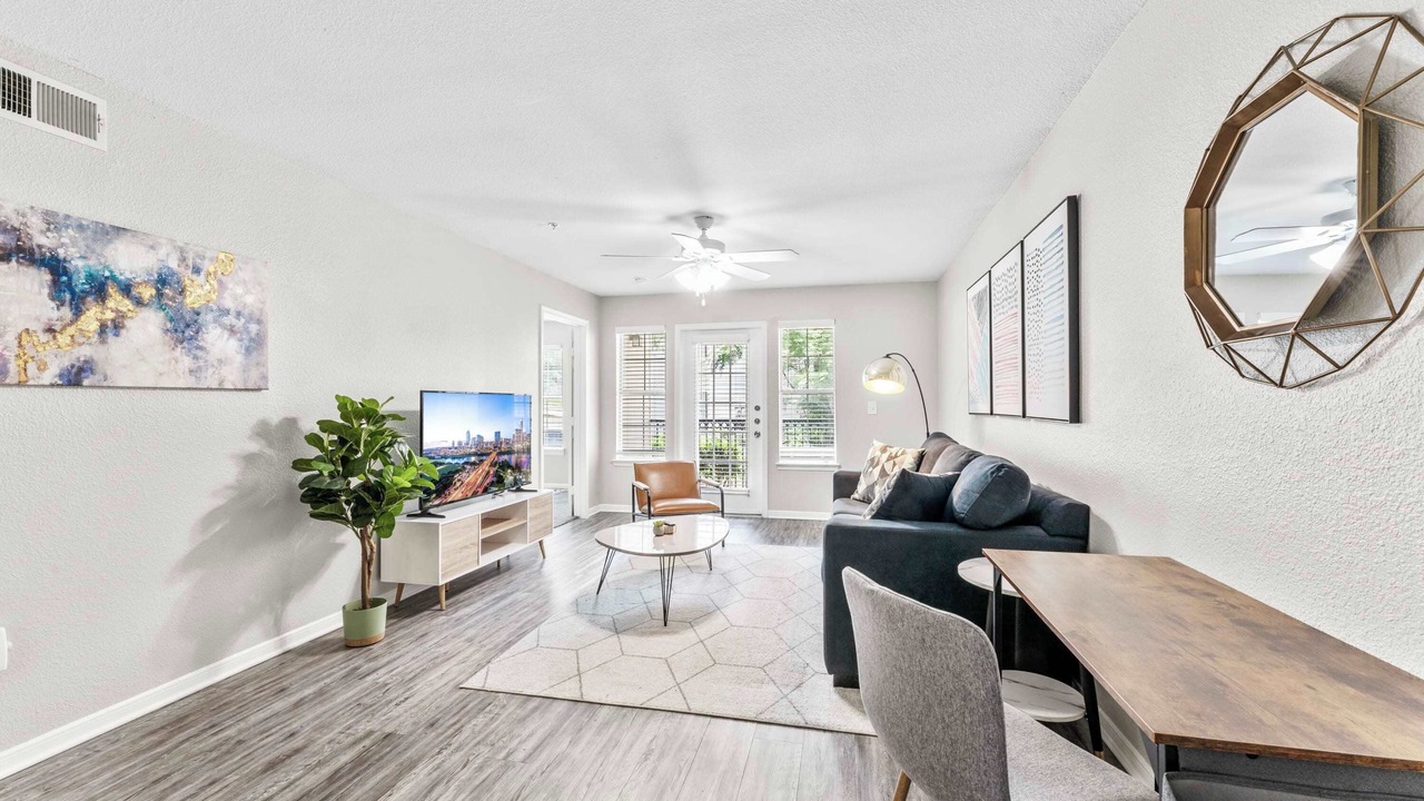 Photo of Livingroom in Pleasant Valley
