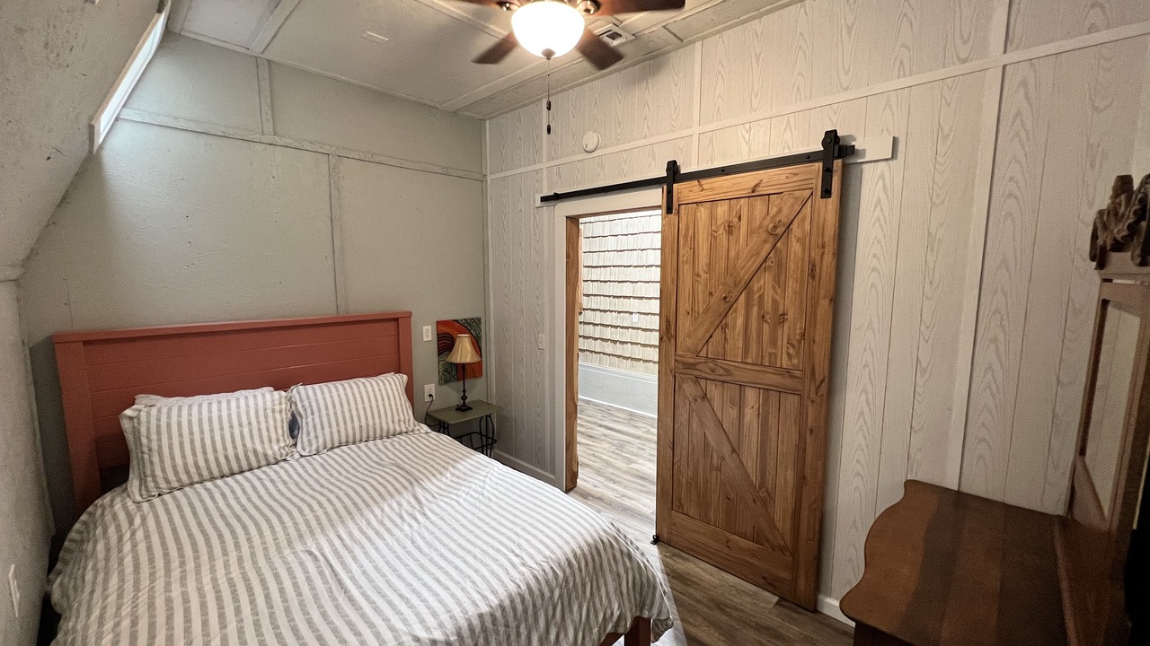 Photo of Bedroom in Guntersville
