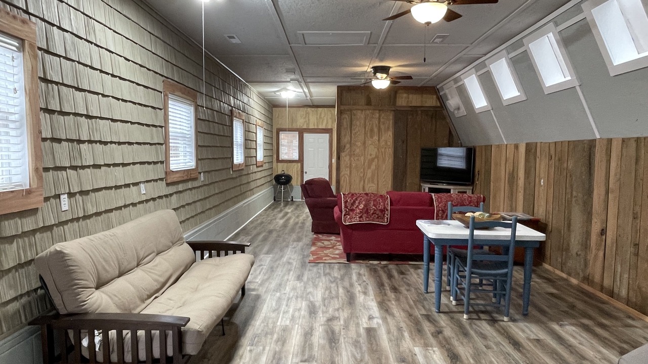 Photo of Livingroom in Guntersville