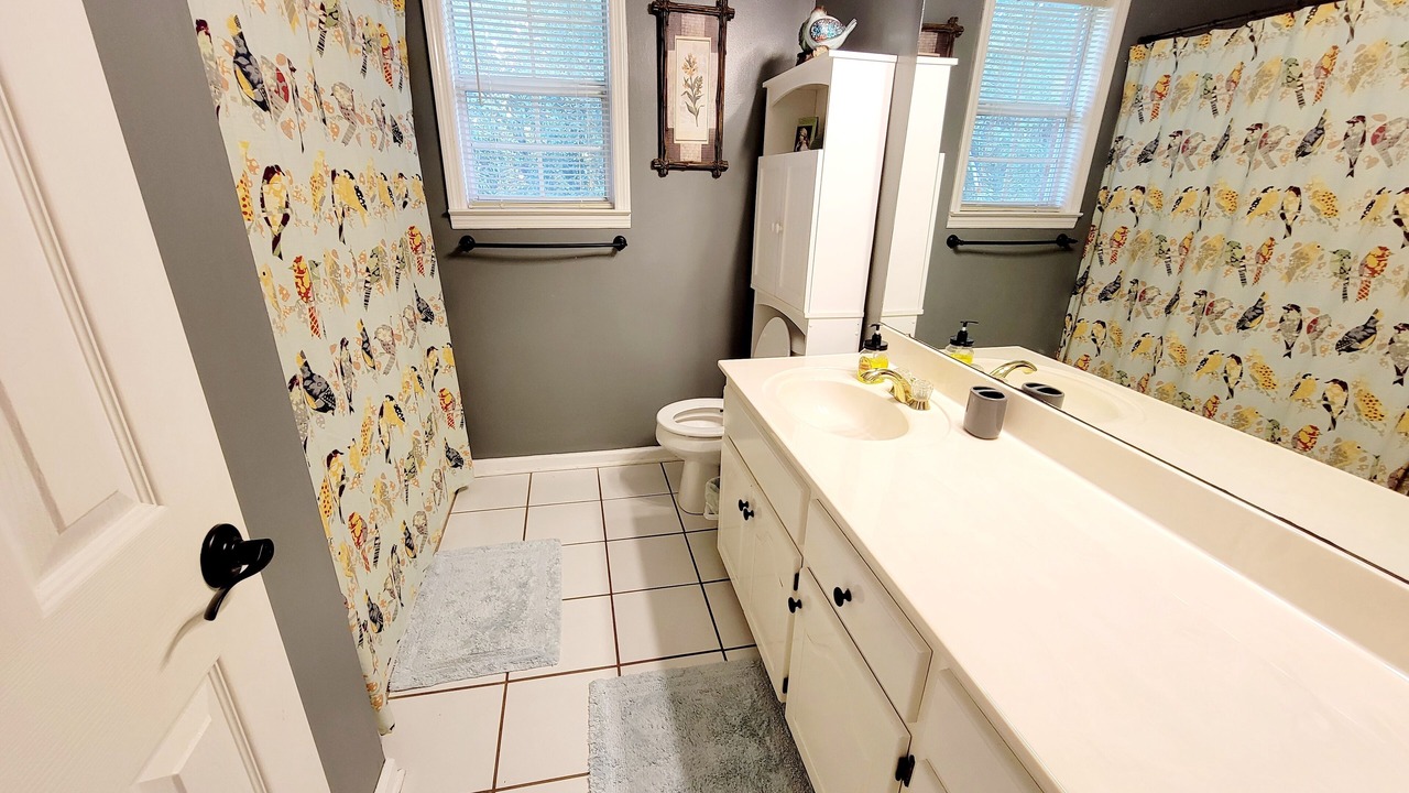 Photo of Bathroom in Level Plains