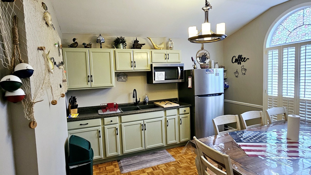 Photo of Kitchen in Level Plains