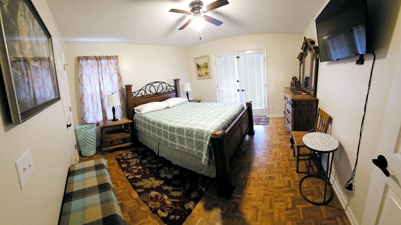 Photo of Bedroom in Level Plains