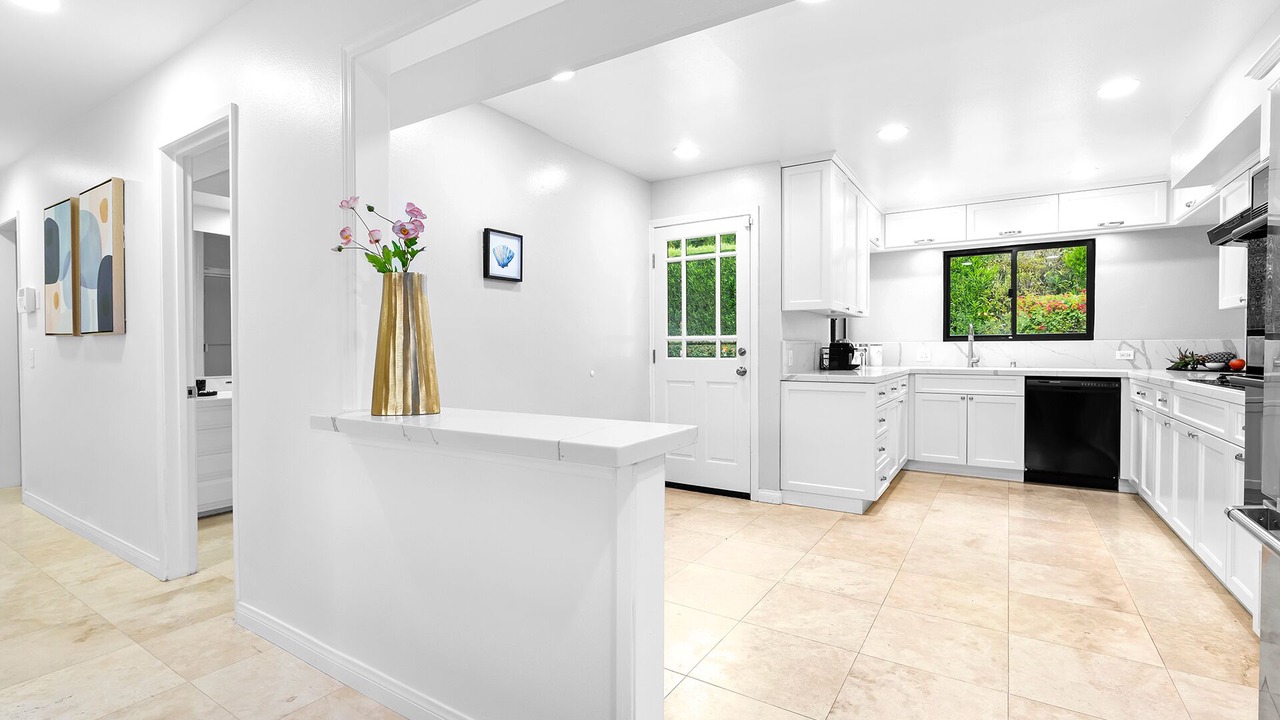 Photo of Kitchen in Central Malibu