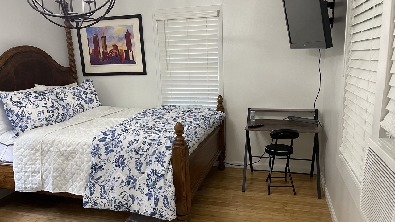 Photo of Bedroom in Midtown