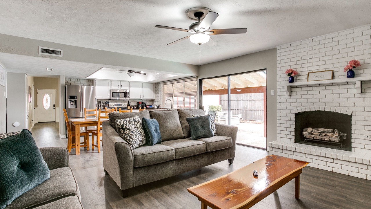 Photo of Livingroom in The Colony