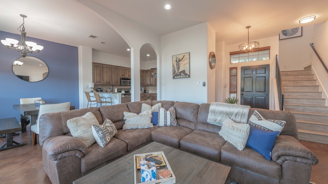 Photo of Livingroom in Apache Shores