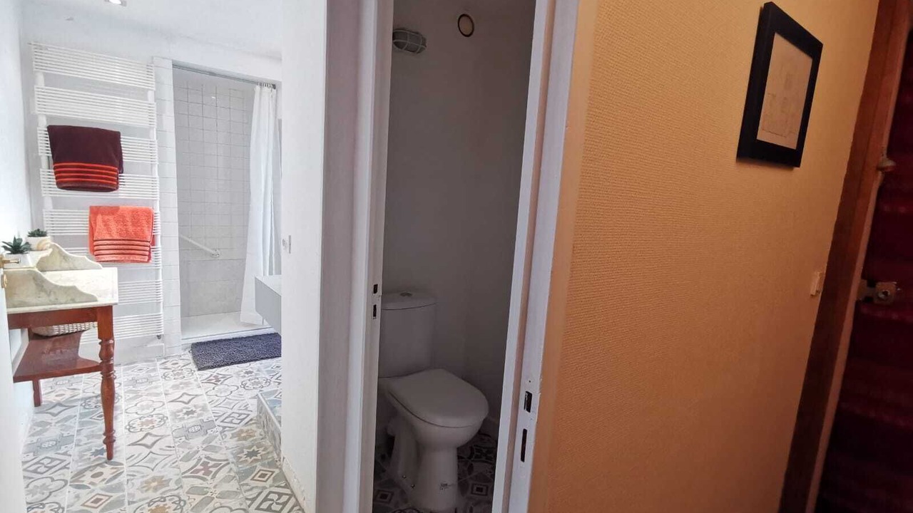 Photo of Bathroom in Chinon