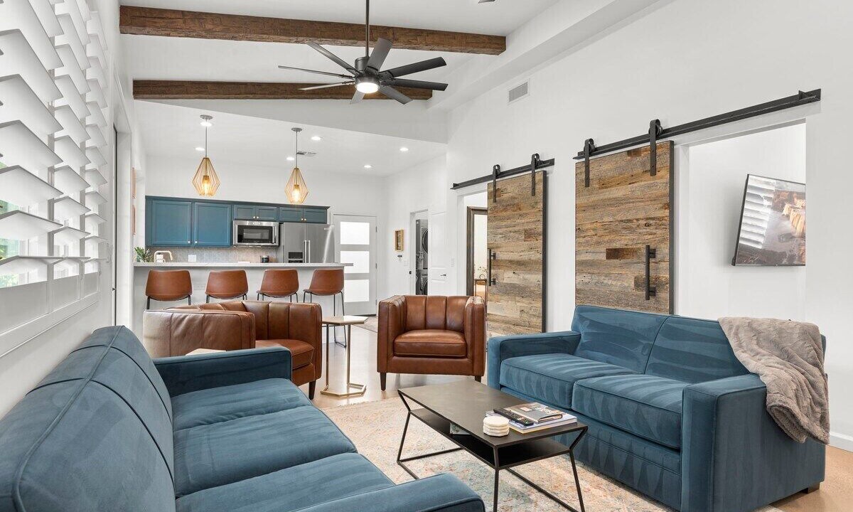 Photo of Livingroom in Camelback East