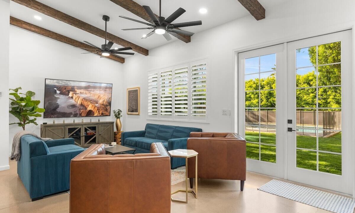 Photo of Livingroom in Camelback East